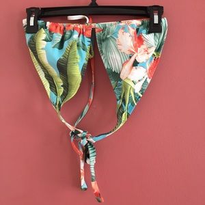 Beautiful Hawaiian Tommy Bahama bikini top